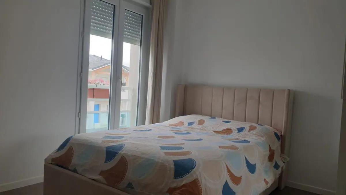 Chambre Calme Dans Une Maison Neuve Avec Jardin Billere Luaran gambar